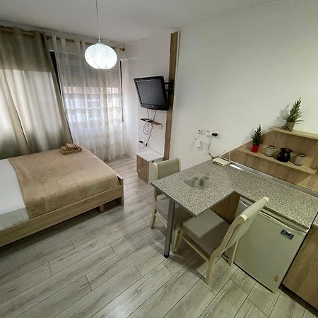 Downtown Modern Studio Apartment Tirana Exterior photo